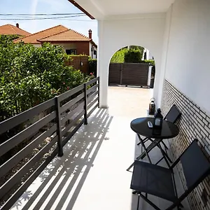  Villa Nila